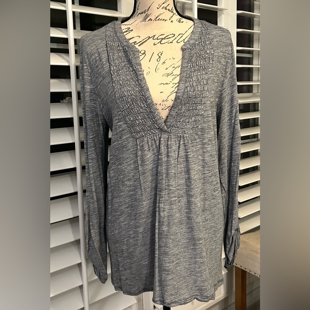 Ann Taylor Loft long sleeved cotton shirt with pleated detail. Size XL